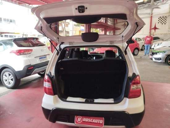 NISSAN-LIVINA-2014
