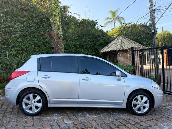 NISSAN TIIDA 1.8 SL 16V FLEX 4P AUTOMÁTICO
