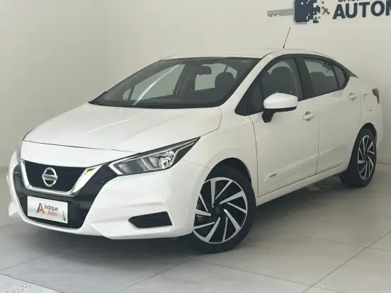 NISSAN-VERSA-2020