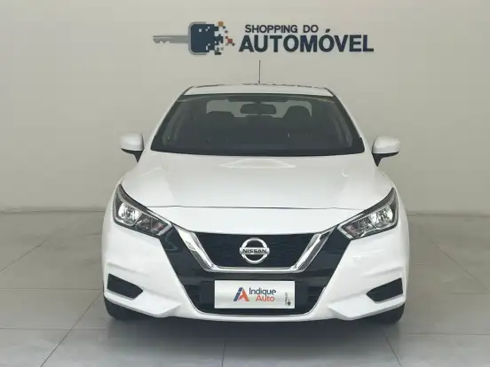 NISSAN-VERSA-2020