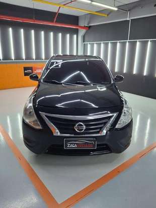 NISSAN-VERSA-2017