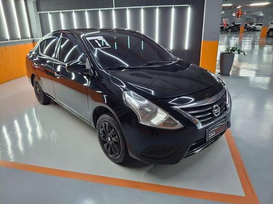 NISSAN-VERSA-2017