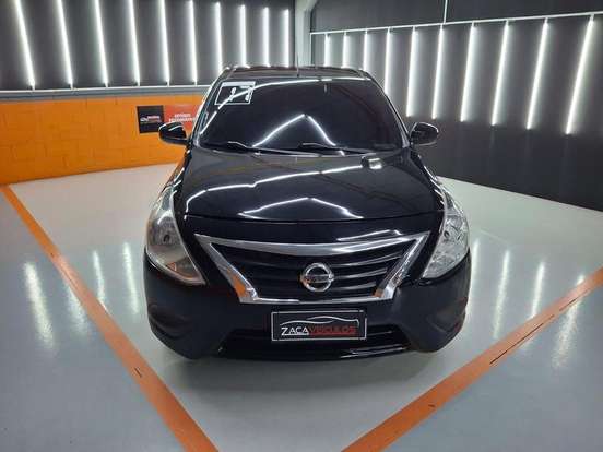 NISSAN-VERSA-2017