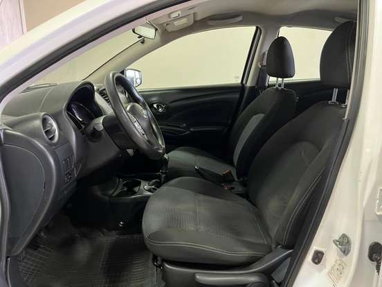 NISSAN-VERSA-2016