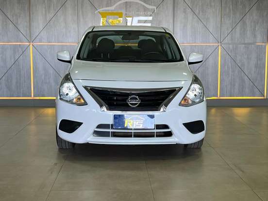 NISSAN-VERSA-2016