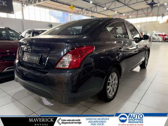 NISSAN-VERSA-2018
