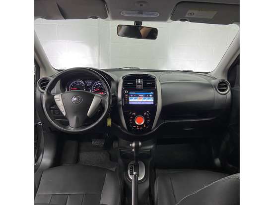 NISSAN-VERSA-2021