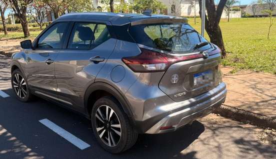 NISSAN-KICKS-2023
