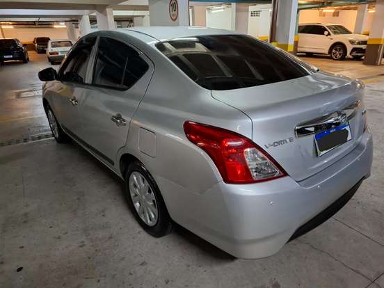 NISSAN-VERSA-2020