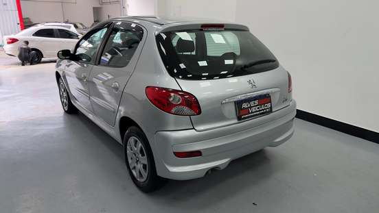 PEUGEOT-207-2012