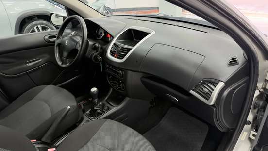 PEUGEOT-207-2012