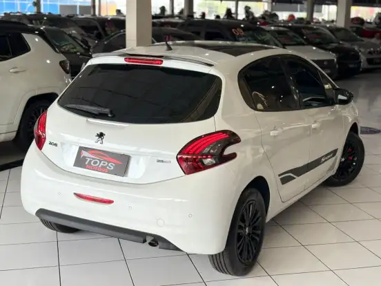 PEUGEOT-208-2017