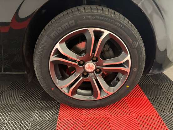 PEUGEOT-208-2013