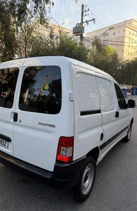 PEUGEOT-PARTNER-2021