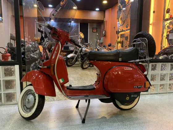 PIAGGIO VESPA PX 200 