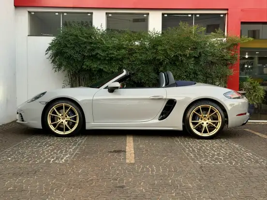 PORSCHE-718-2024