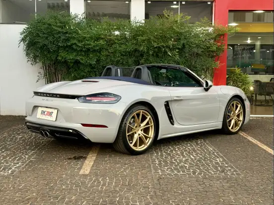 PORSCHE-718-2024