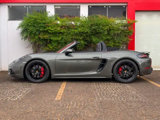 PORSCHE-718-2025