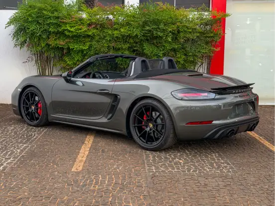 PORSCHE-718-2025