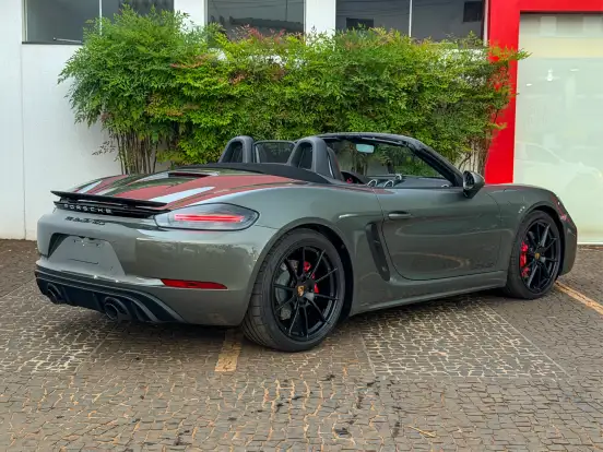 PORSCHE-718-2025