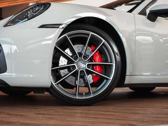 PORSCHE-911-2023