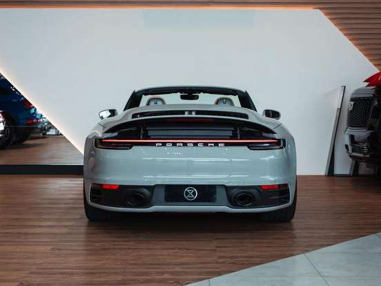 PORSCHE-911-2023