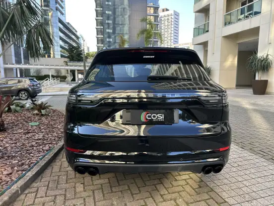 PORSCHE-CAYENNE-2022