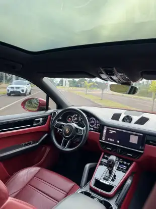 PORSCHE-CAYENNE-2021