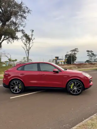 PORSCHE-CAYENNE-2021