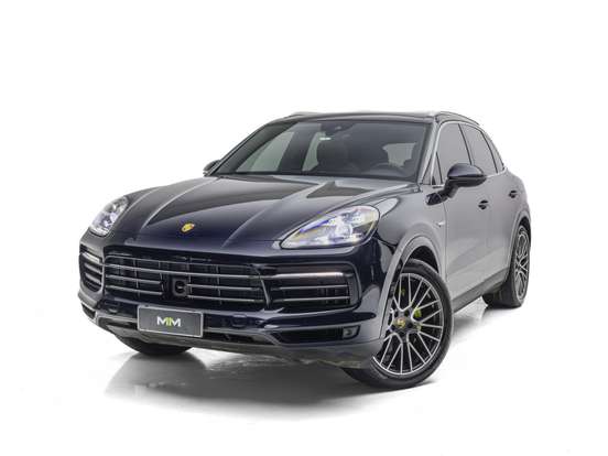 PORSCHE-CAYENNE-2022