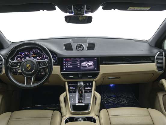 PORSCHE-CAYENNE-2022