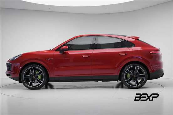 PORSCHE-CAYENNE-2021