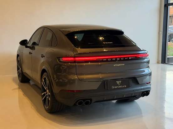 PORSCHE-CAYENNE-2025