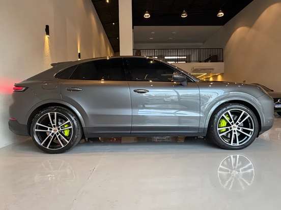 PORSCHE-CAYENNE-2025