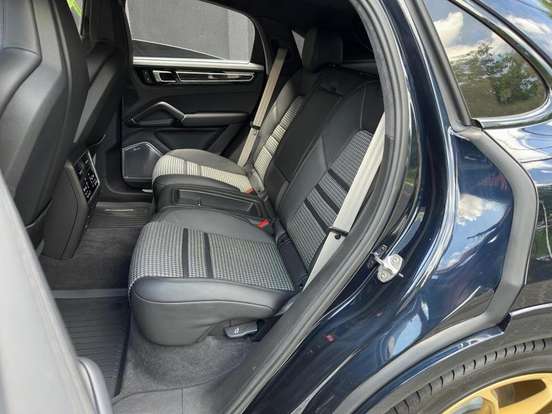 PORSCHE-CAYENNE-2023