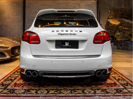 PORSCHE-CAYENNE-2010