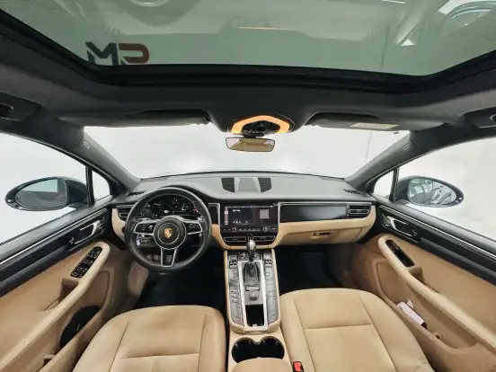 PORSCHE-MACAN-2021