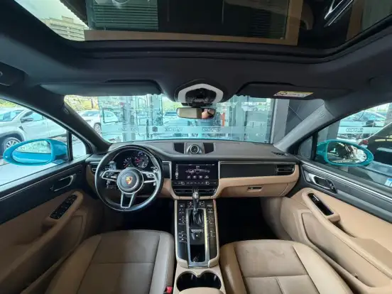 PORSCHE-MACAN-2020