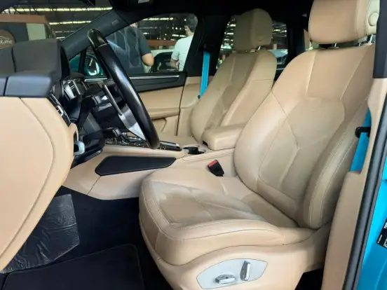 PORSCHE-MACAN-2020