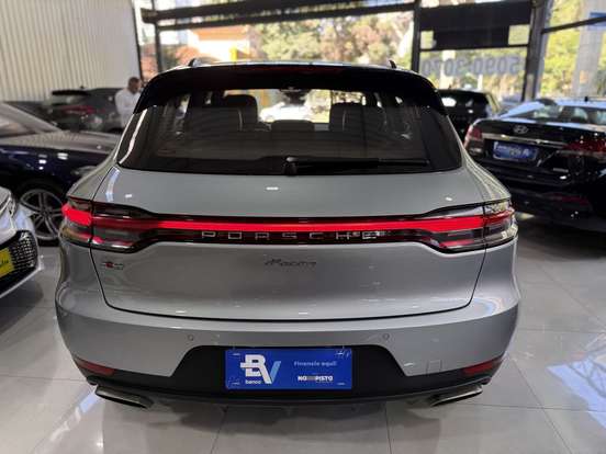 PORSCHE-MACAN-2021
