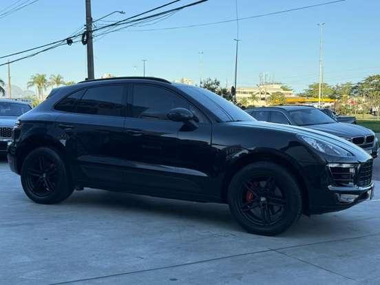 PORSCHE-MACAN-2018