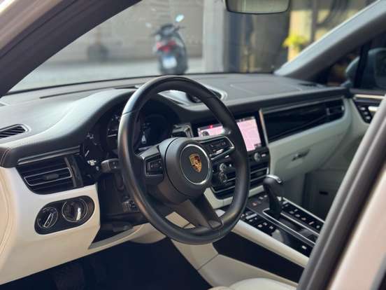 PORSCHE-MACAN-2022