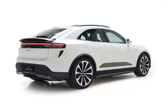PORSCHE-MACAN-2024