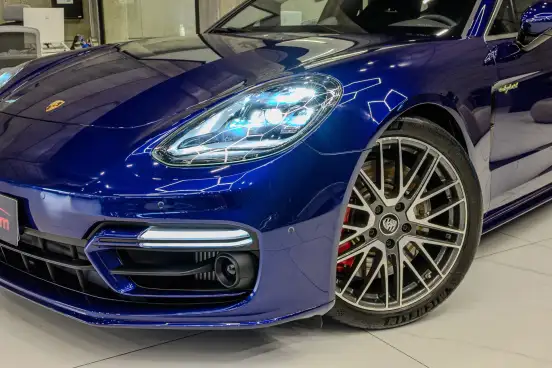 PORSCHE-PANAMERA-2023