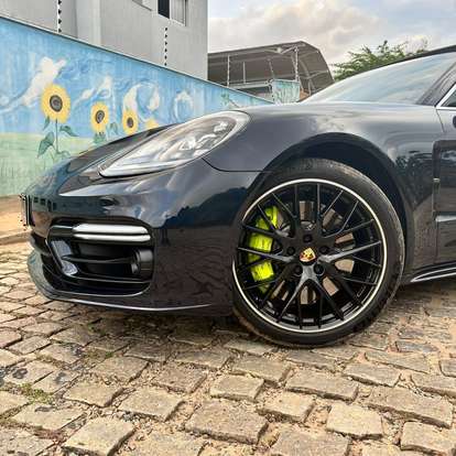 PORSCHE-PANAMERA-2023