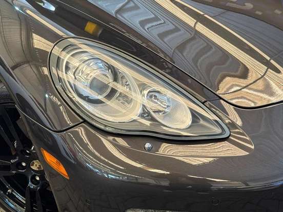 PORSCHE-PANAMERA-2010