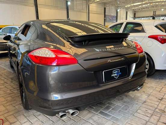 PORSCHE-PANAMERA-2010