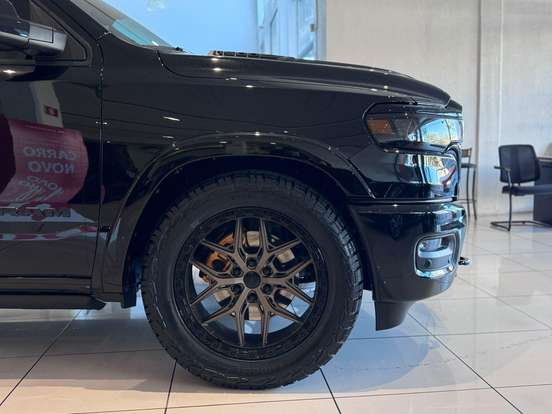 RAM-1500-3.0 HURRICANE 6 BITURBO GASOLINA LARAMIE NIGHT EDITION CD 4X4 AUTOMÁTICO RAM-1500-2025