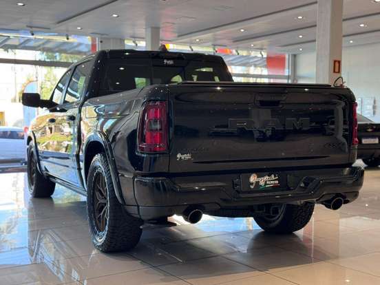 RAM-1500-3.0 HURRICANE 6 BITURBO GASOLINA LARAMIE NIGHT EDITION CD 4X4 AUTOMÁTICO RAM-1500-2025