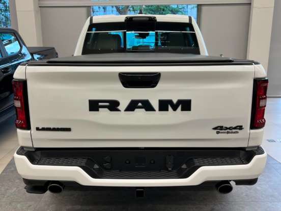 RAM-1500-3.0 HURRICANE 6 BITURBO GASOLINA LARAMIE NIGHT EDITION CD 4X4 AUTOMÁTICO RAM-1500-2026